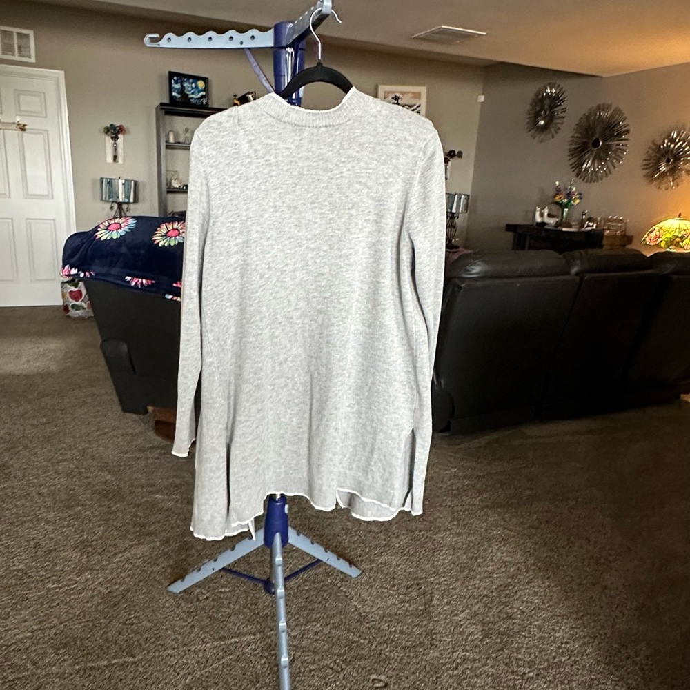 89th & Madison gray with white trim long Cardigan Sweater. Size Large - Picture 2 of 6